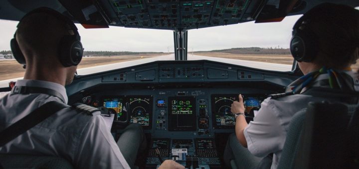 cuanto cobra un piloto